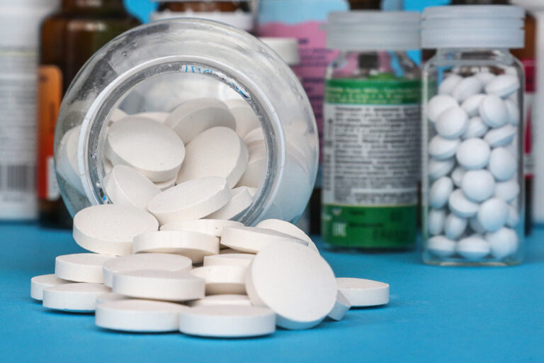 vrach-objasnila-pochemu-immunitet-nelzja-vosstanovit-s-pomoshhju-vitaminov-69b929d