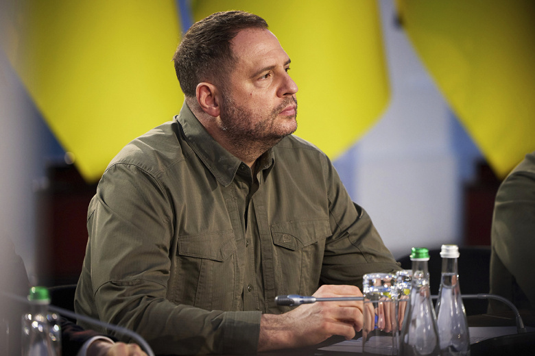 na-ukraine-vysmejali-reshenie-ermaka-ehat-na-front-d69adda