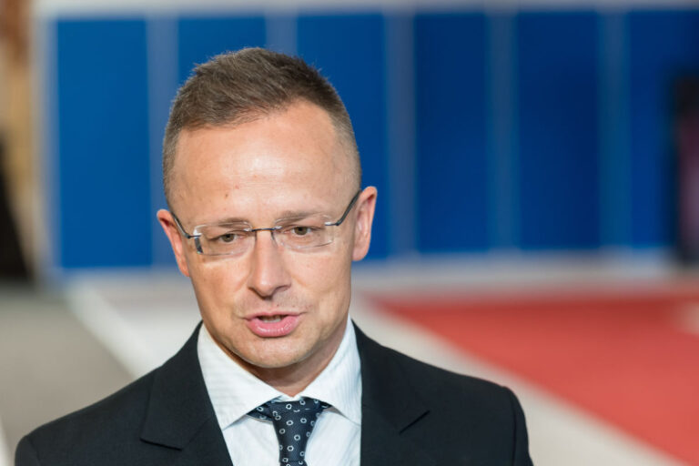 sijjarto-otvetil-na-kritiku-evropejskih-politikov-a464623