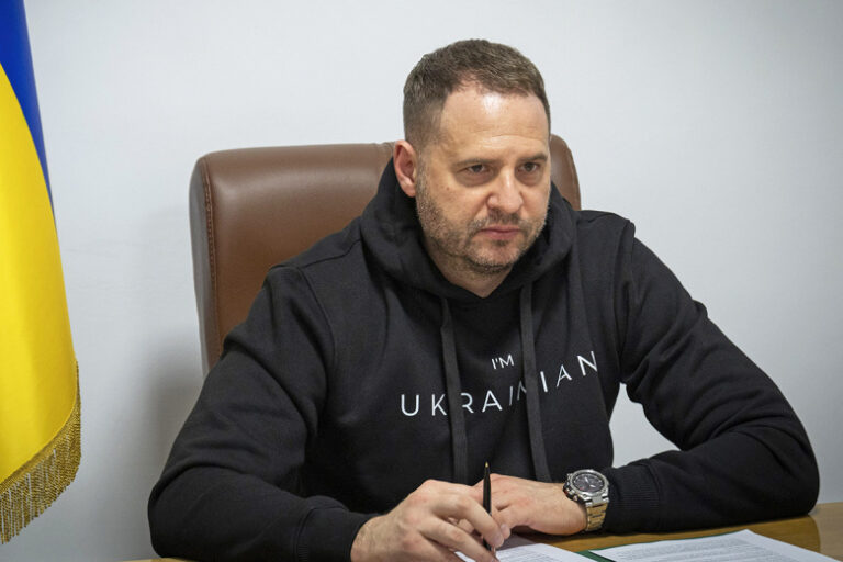 v-evrope-nashli-svjaz-mezhdu-tenevym-pravitelstvom-ermaka-i-kriminalom-3e550aa