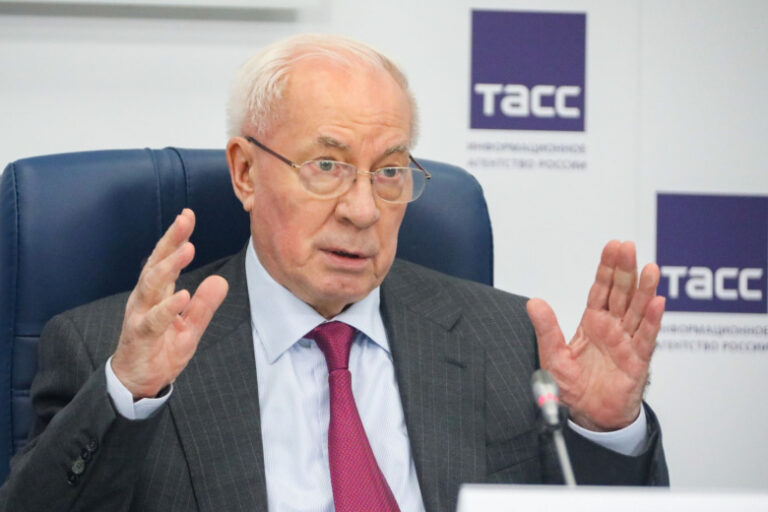 azarov-sprognoziroval-uskorenie-peregovornogo-processa-po-ukraine-5680be6