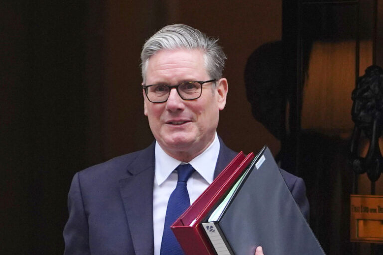 starmer-ne-nashel-vremeni-na-zelenskogo-pered-ego-vstrechej-s-trampom-e6423f7
