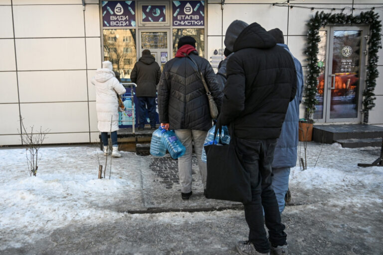 mvd-ukrainy-prizvalo-grazhdan-podgotovit-trevozhnyj-chemodanchik-206198f