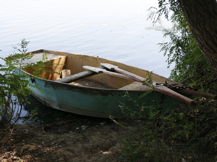 rossijane-pereseli-na-lodki-iz-za-kaprizov-pogody-7855683.jpg