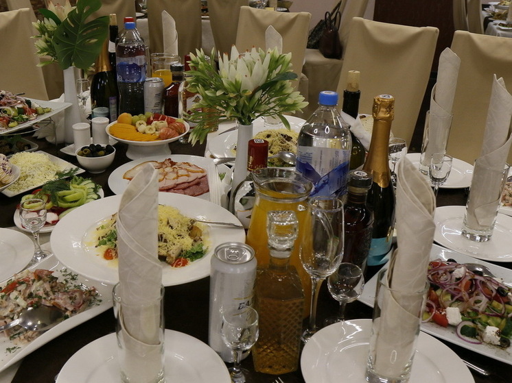 upravljajushhij-restoranom-v-rossijskom-gorode-prisvoil-sotni-tysjach-rublej-5bdef17.jpg