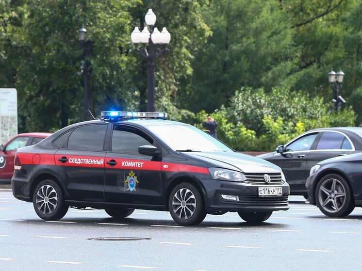 v-centre-moskvy-proizoshlo-dtp-s-uchastiem-mashiny-sledstvennogo-komiteta-5718ccd.jpg